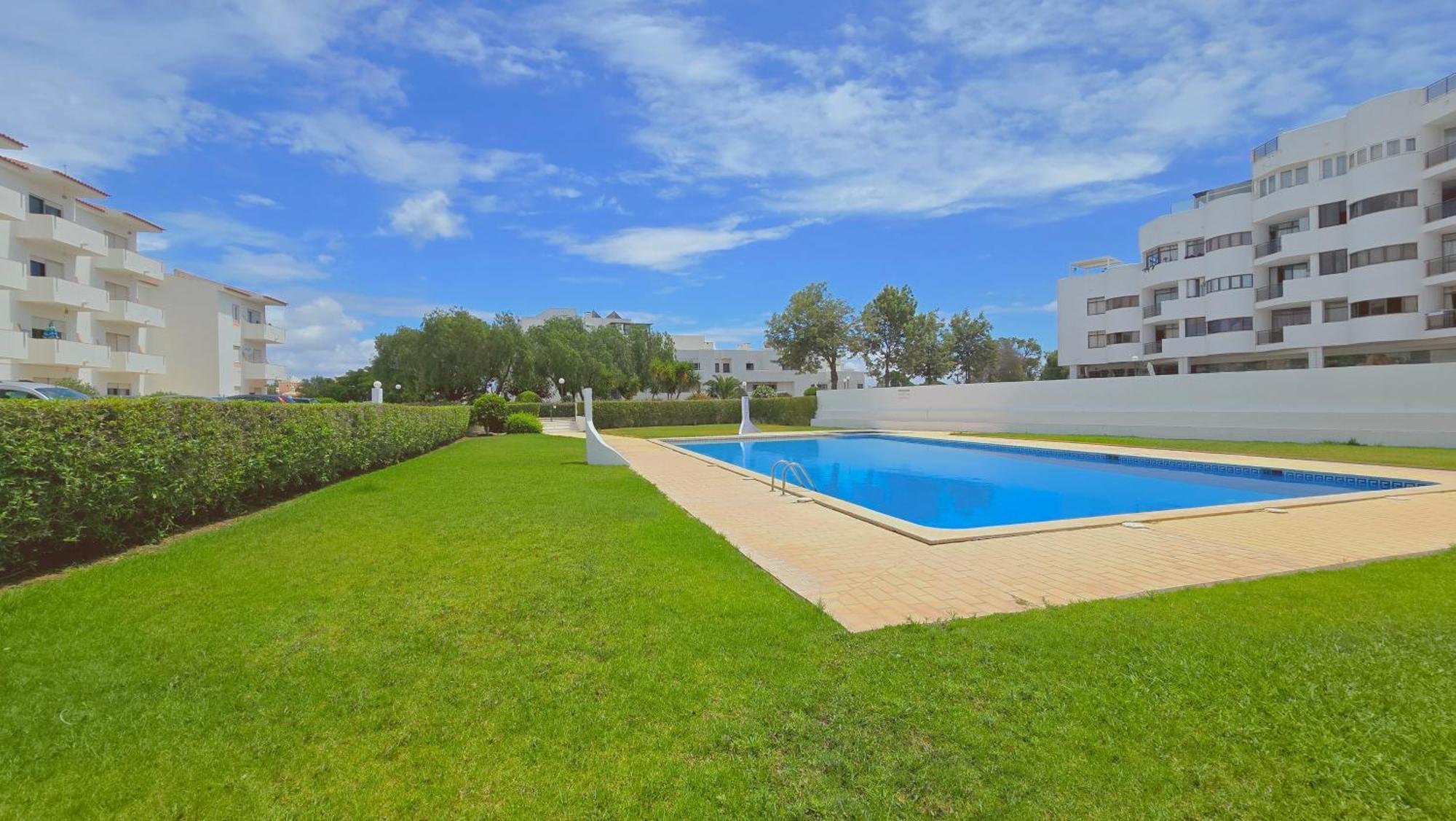 Praia Eulalia With Pool And 5 Minutes From The Beach Албуфейра Екстериор снимка
