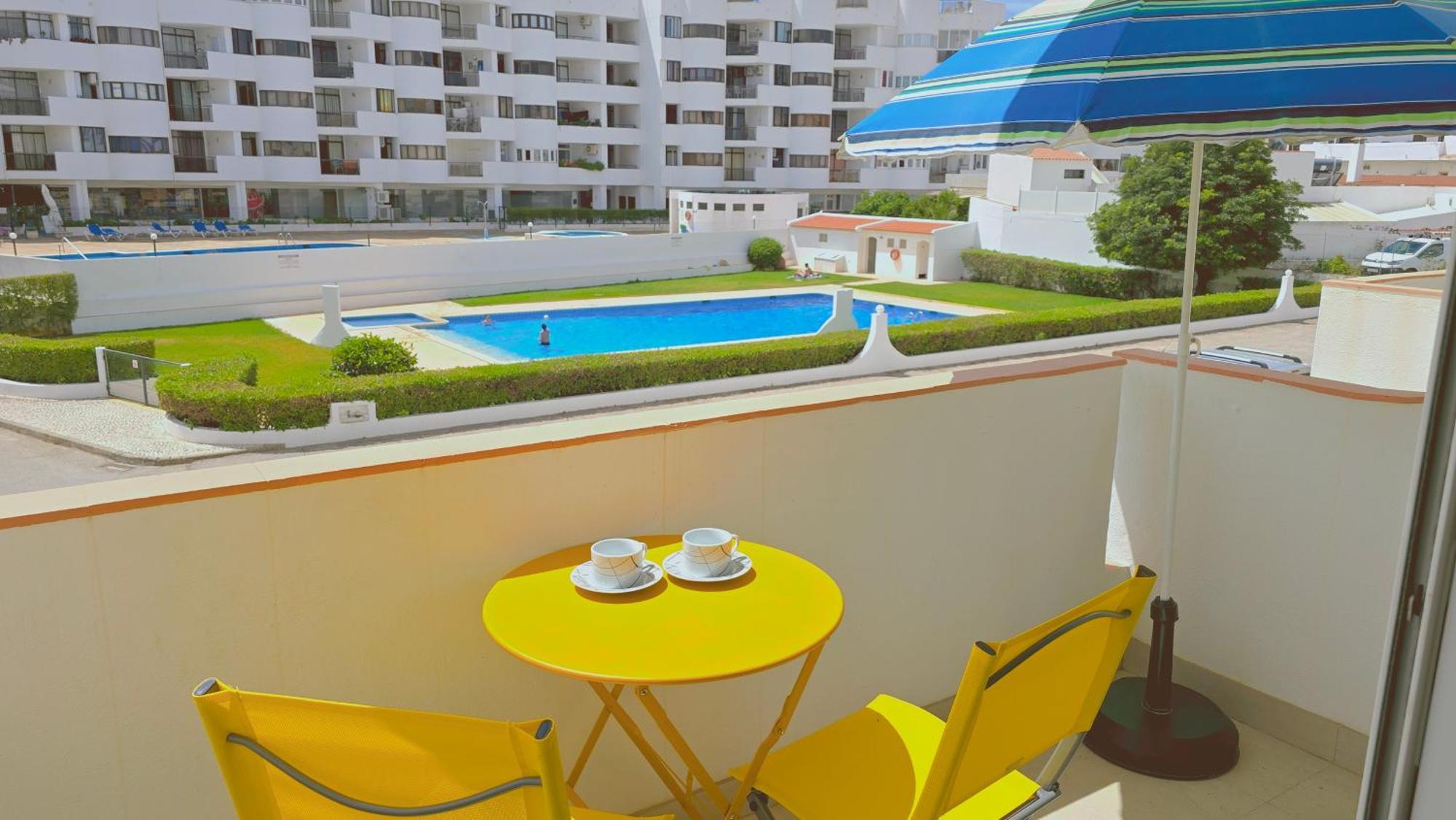 Praia Eulalia With Pool And 5 Minutes From The Beach Албуфейра Екстериор снимка